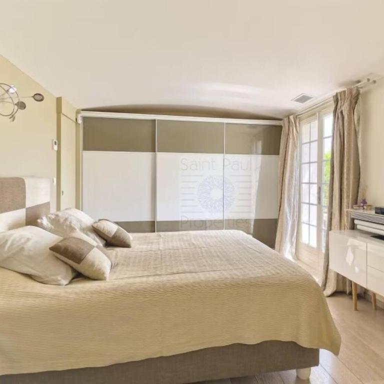 Villa d'exception avec piscine 15 m, spa, aperçu mer et calme absolu - Villa avec Piscine Privée - 13