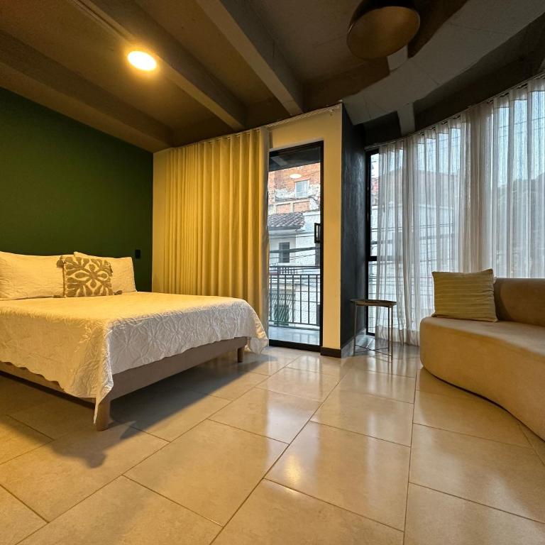 Hotel Moore 45 - Deluxe One-Bedroom Apartment - 1