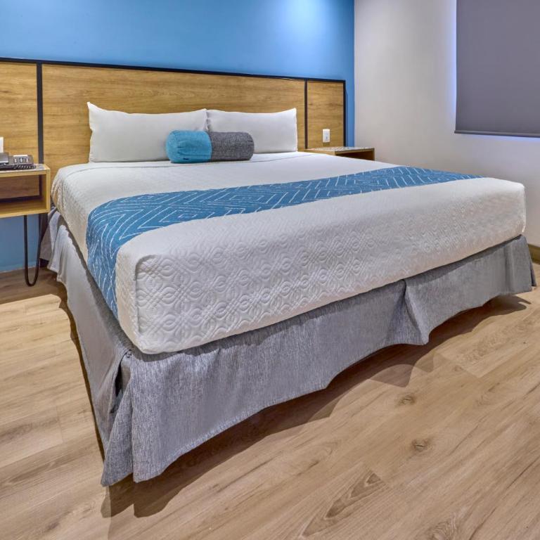 Continental Mexicano - Habitación Superior con cama extragrande - 1