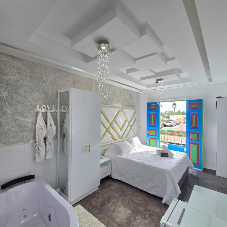 Casa Boutique Hotel - Suite with Balcony - 12