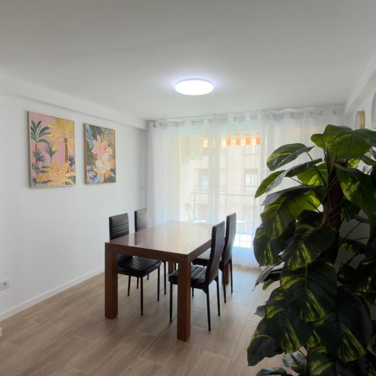 Family house in Benimaclet, 9 Pax, 5 AC, 5 TV - Apartment - 1