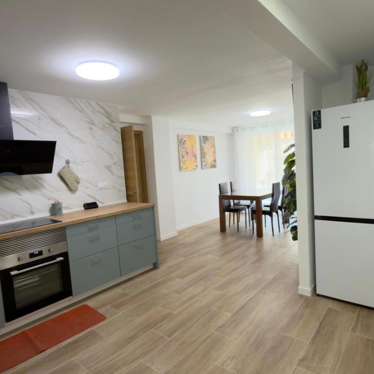 Family house in Benimaclet, 9 Pax, 5 AC, 5 TV - Apartment - 15