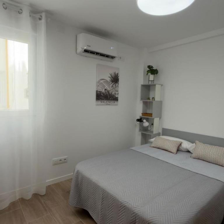 Family house in Benimaclet, 9 Pax, 5 AC, 5 TV - Apartment - 22