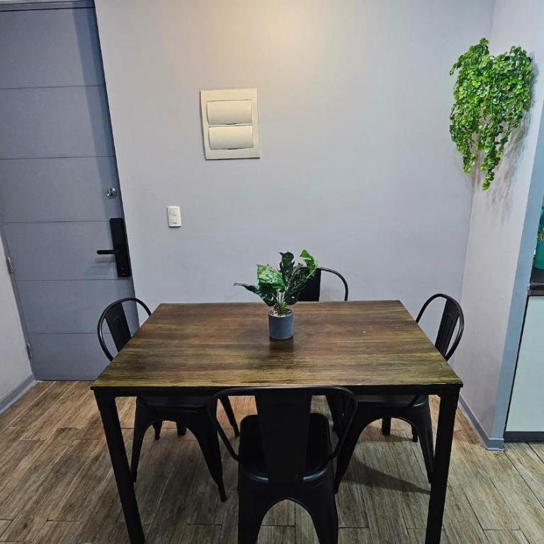Apartment for 8 people with FREE parking, SOUTH Terminal - Three-Bedroom Apartment - 10