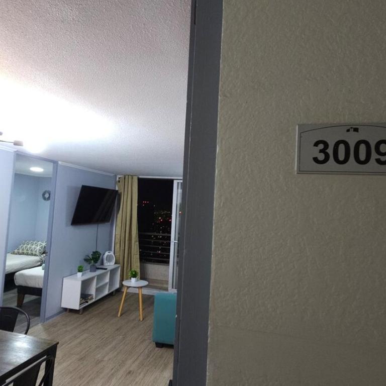 Apartment for 8 people with FREE parking, SOUTH Terminal - Three-Bedroom Apartment - 24