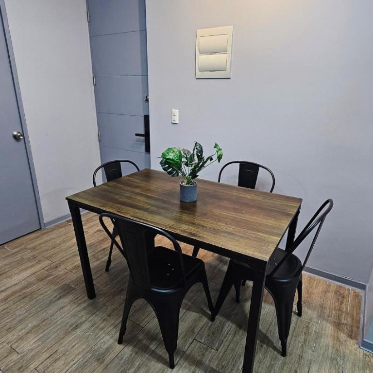 Apartment for 8 people with FREE parking, SOUTH Terminal - Three-Bedroom Apartment - 25
