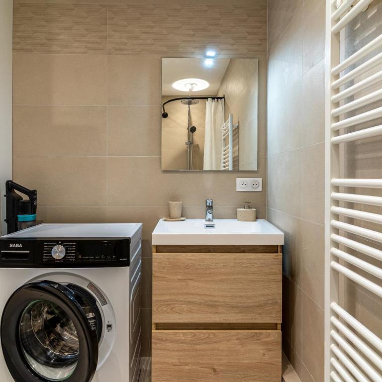 Le Palma : Chic Piscine Clim Terrasse - Appartement - 9