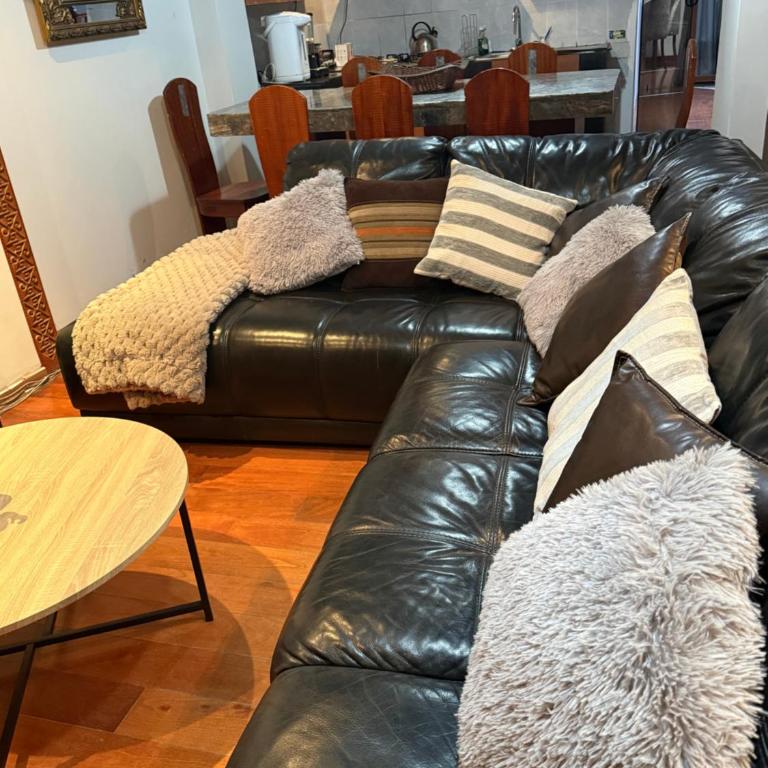 Pepos Lodging - Three-Bedroom Apartment - 13