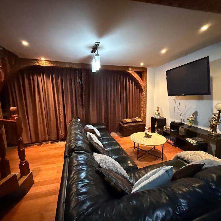 Pepos Lodging - Three-Bedroom Apartment - 14