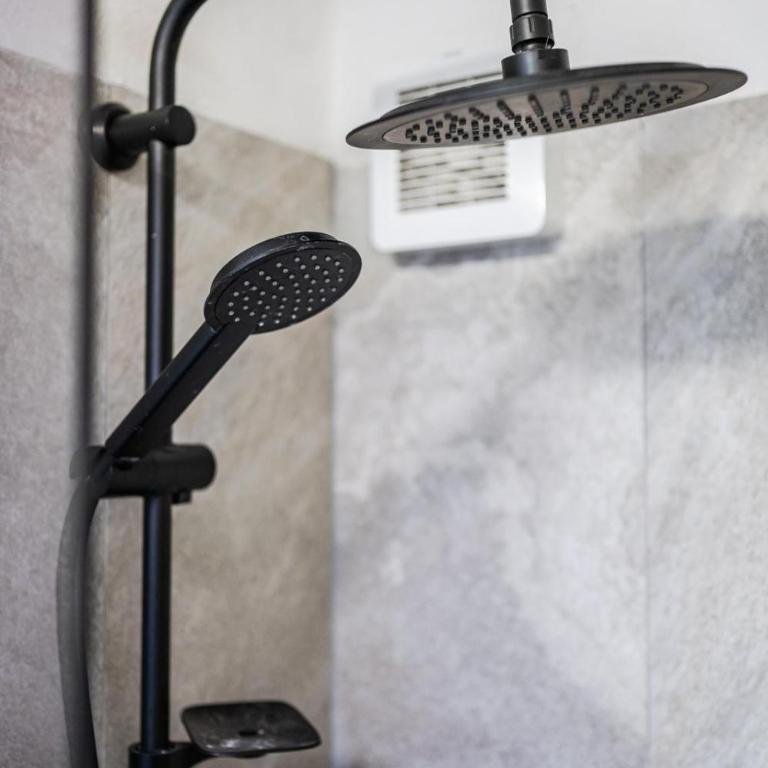 Maserati House - H24 - Camera Matrimoniale con Bagno Privato - 12