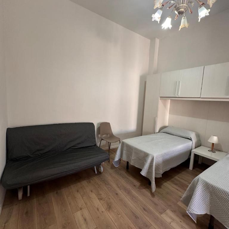 Casa ampia in Viale Belfiore, tram T1 T2, SMN station - Four-Bedroom House - 10