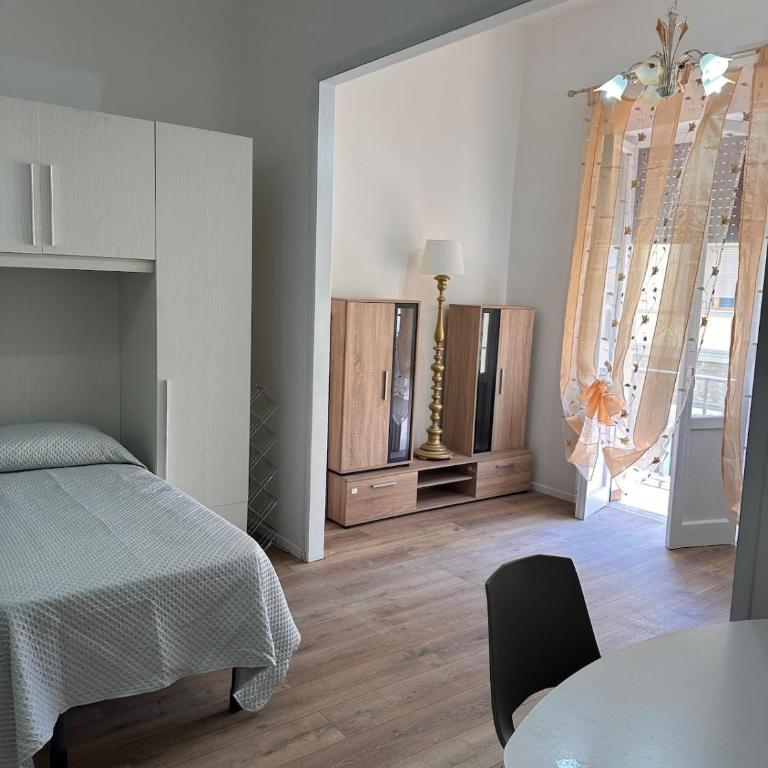 Casa ampia in Viale Belfiore, tram T1 T2, SMN station - Four-Bedroom House - 13