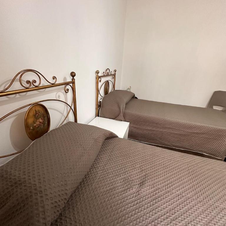 Casa ampia in Viale Belfiore, tram T1 T2, SMN station - Four-Bedroom House - 26