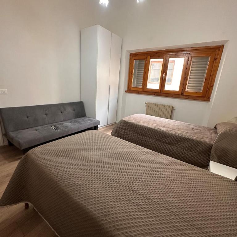 Casa ampia in Viale Belfiore, tram T1 T2, SMN station - Four-Bedroom House - 37
