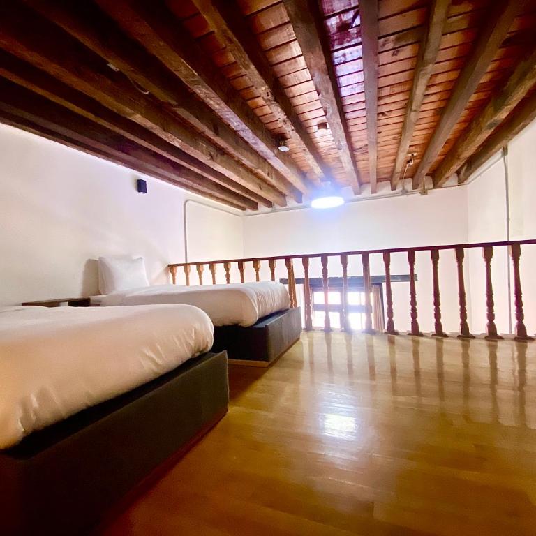 Casa Regina CDMX - Suite Familiar con balcón - 2