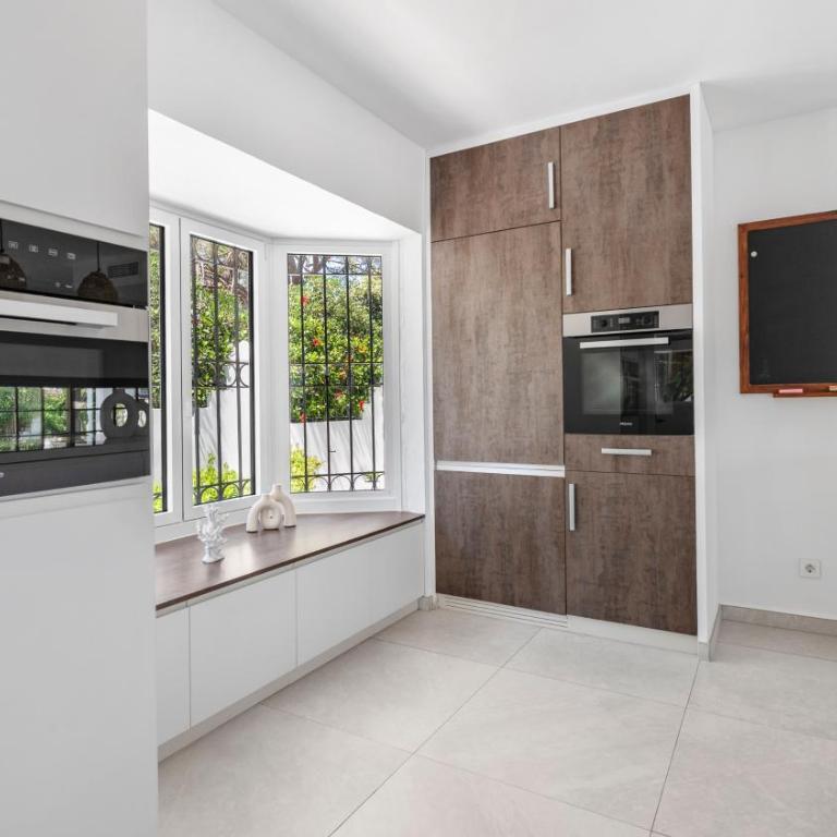 VACATION MARBELLA I Villa Marblanc, Private Pool, 350m to the Beach, BBQ, GYM, Sauna, 24h Security - Villa with Private Pool - 50