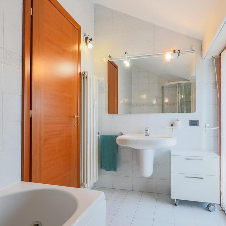 Comosette - Outdoor Dining,Outdoor Relax,Steps away from Soccer stadium, historic center and train station - Appartamento con 2 Camere da Letto - 8