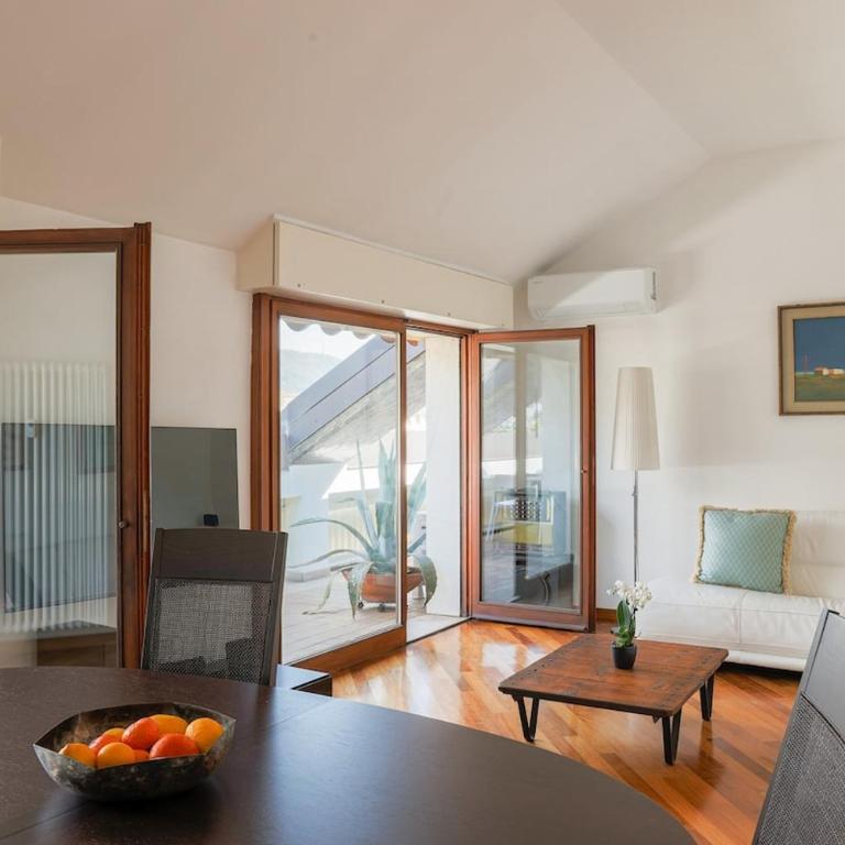 Comosette - Outdoor Dining,Outdoor Relax,Steps away from Soccer stadium, historic center and train station - Appartamento con 2 Camere da Letto - 12