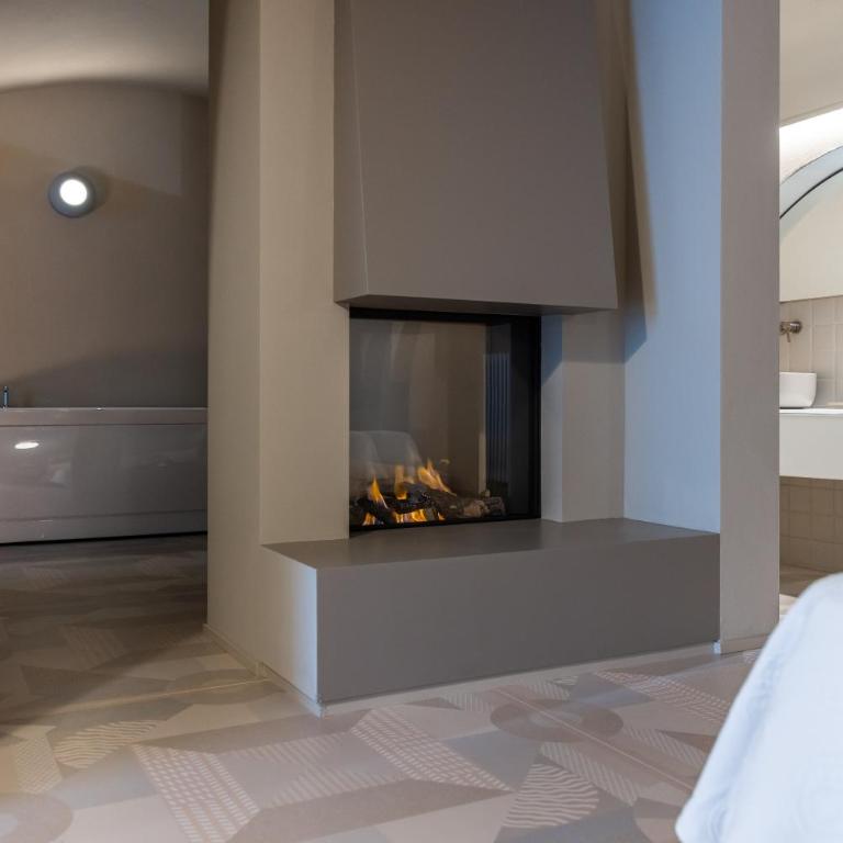 Dritta al Cuore Suite & Pool - Camera Matrimoniale Deluxe con Vasca - 13