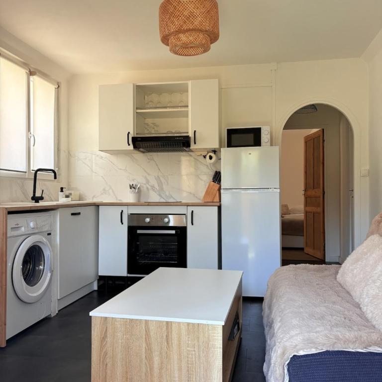 Logement cosy avec terrasse à Hyères, plages à 15 minutes - One-Bedroom Apartment - 1