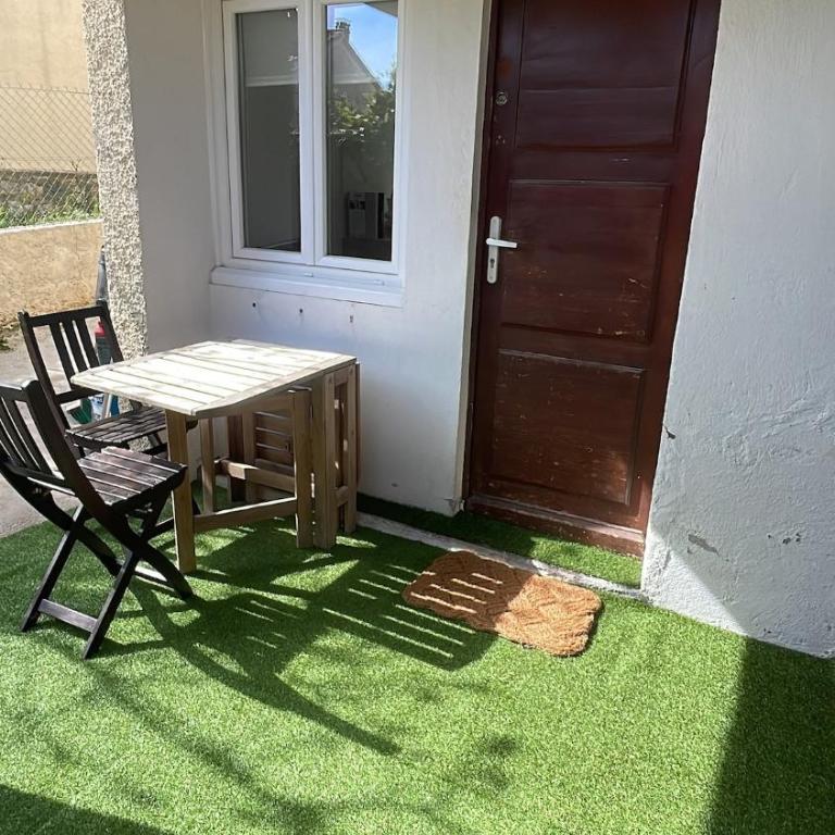 Logement cosy avec terrasse à Hyères, plages à 15 minutes - One-Bedroom Apartment - 5