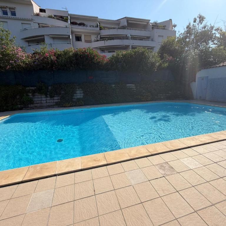 Soleil de Montpellier, Clim, Piscine et Pkg Privé - Appartement 2 Chambres - 2
