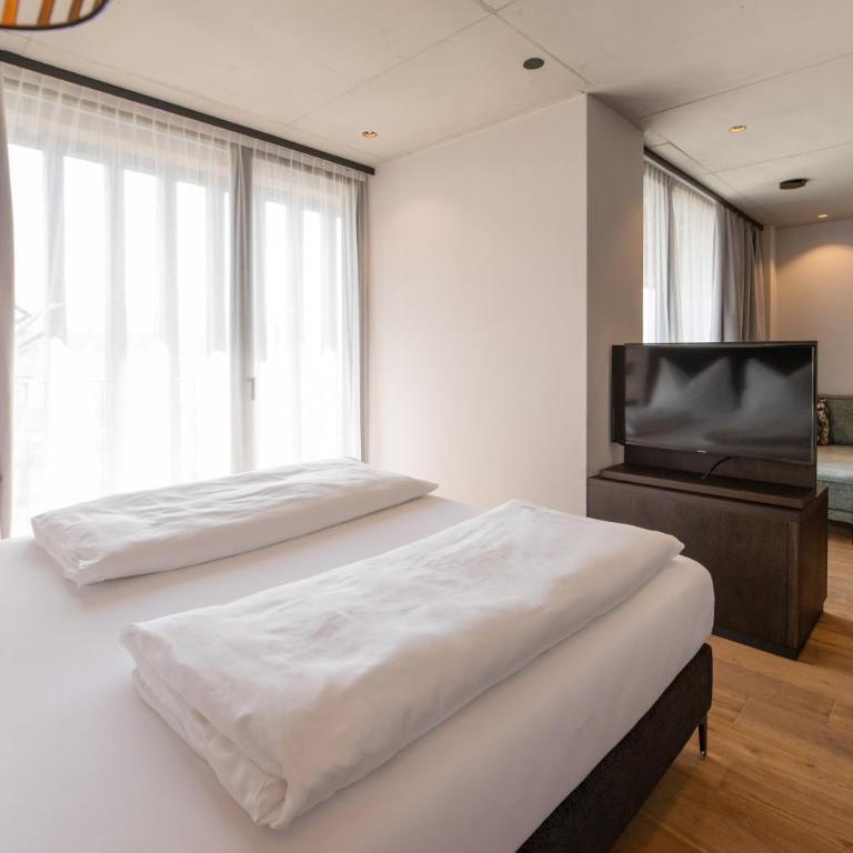 View - AgriSuites - Suite with Lake View - 3