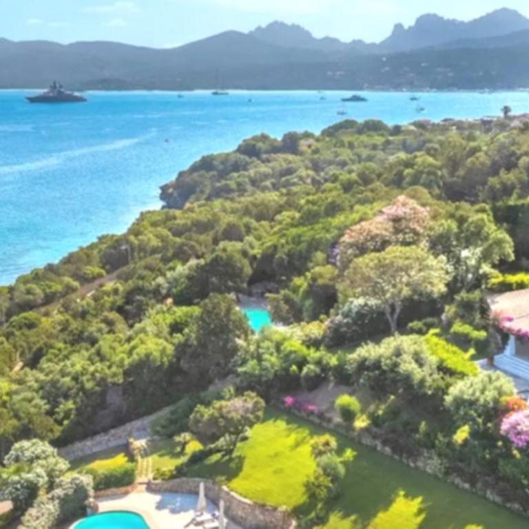 Luxury Beachfront Villa with Private Pool in Porto Rotondo - Villa - 17