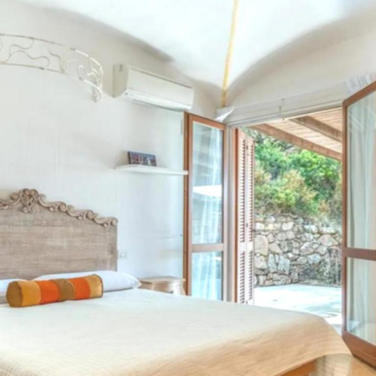 Luxury Beachfront Villa with Private Pool in Porto Rotondo - Villa - 4