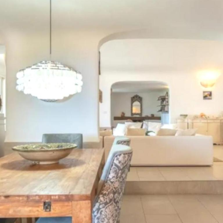 Luxury Beachfront Villa with Private Pool in Porto Rotondo - Villa - 8