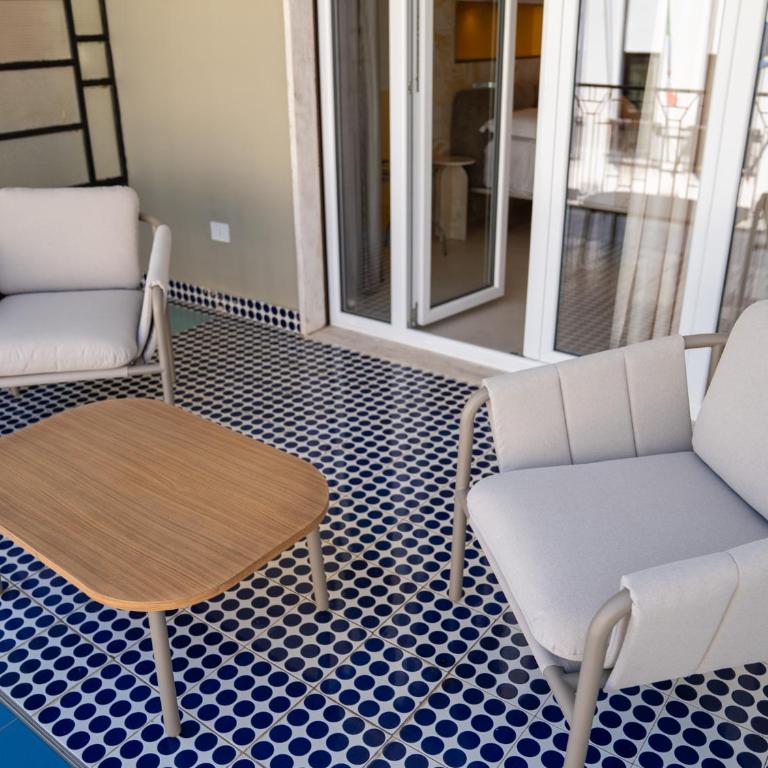ELYRA Rooms - Camera Matrimoniale Deluxe con Balcone - 8