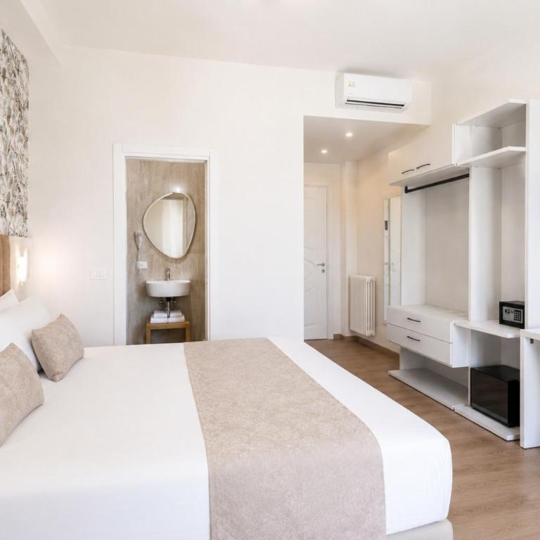 Seven Suites Florence near station - Camera Matrimoniale Deluxe con Balcone - 2