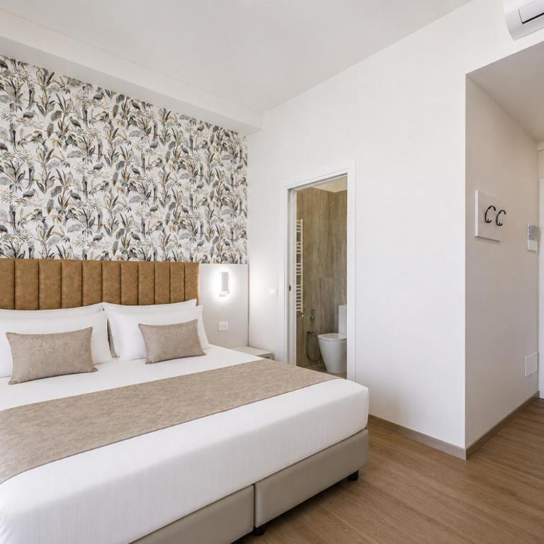 Seven Suites Florence near station - Camera Matrimoniale Deluxe con Balcone - 4