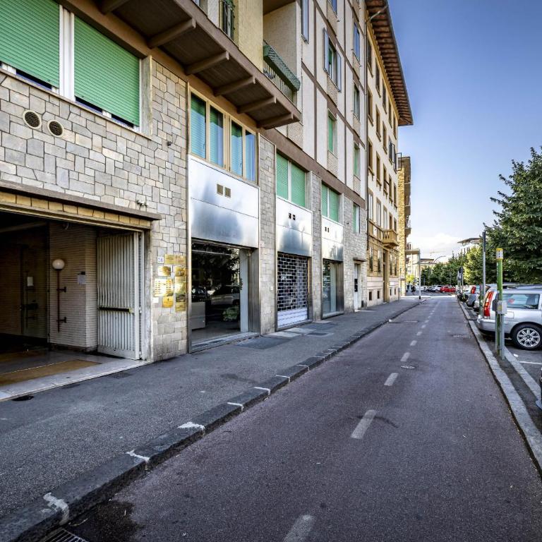 Seven Suites Florence near station - Camera Matrimoniale Deluxe con Balcone - 5