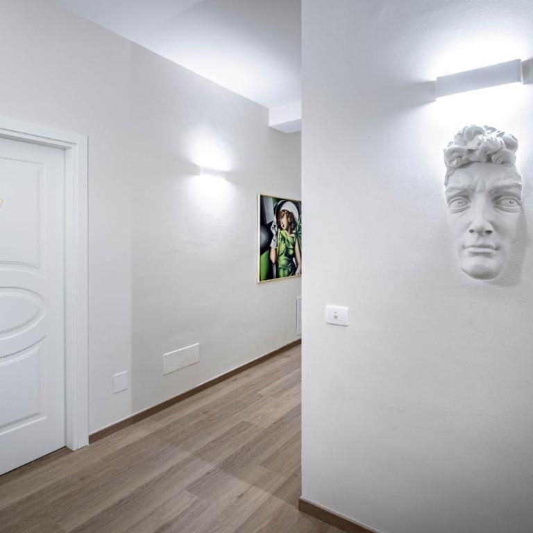 Seven Suites Florence near station - Camera Matrimoniale Deluxe con Balcone - 11