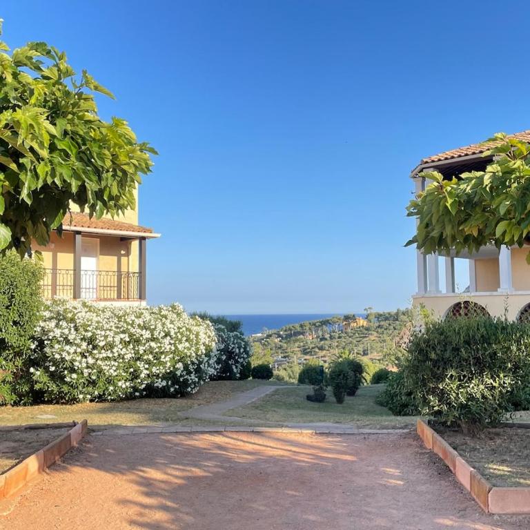 Red Apple Esterel - SEA view - WITHOUT Stairs - WIFI - Parking - Appartement 2 Chambres - 10