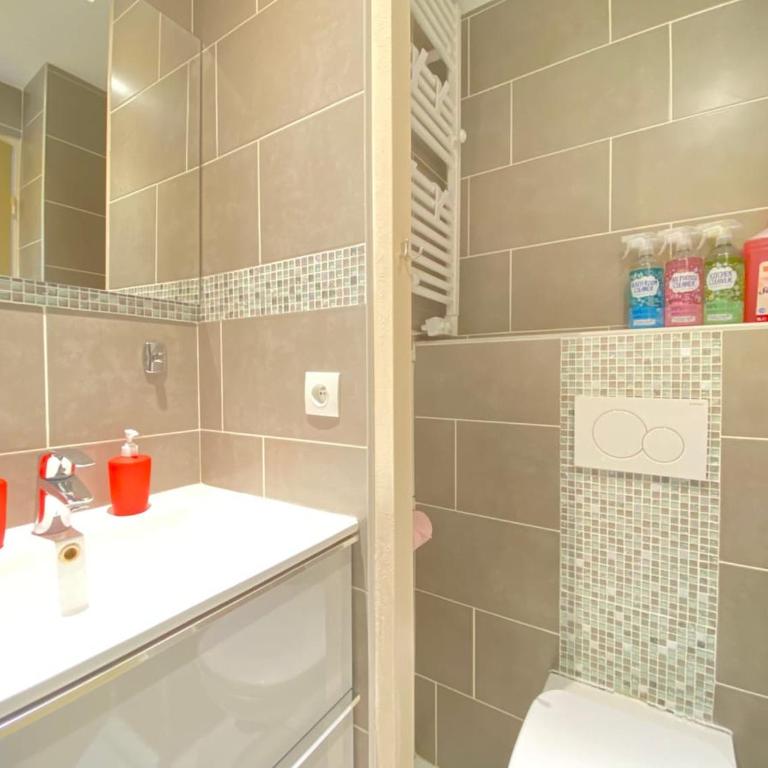 Red Apple Esterel - SEA view - WITHOUT Stairs - WIFI - Parking - Appartement 2 Chambres - 33