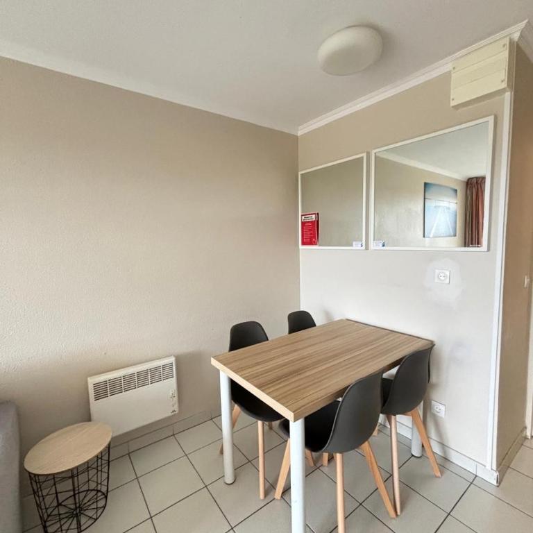 Red Apple Esterel - SEA view - WITHOUT Stairs - WIFI - Parking - Appartement 2 Chambres - 34