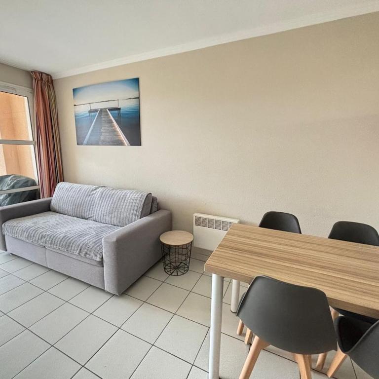 Red Apple Esterel - SEA view - WITHOUT Stairs - WIFI - Parking - Appartement 2 Chambres - 37