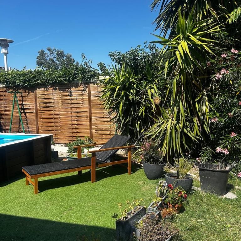 Pleasant house with garden and pool - Two-Bedroom Apartment - 4