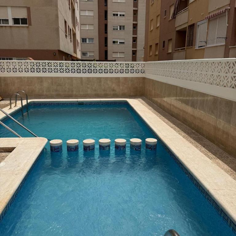 AQ-126 Apartmento dos dormitorios y piscina en Torrevieja - Apartment mit 2 Schlafzimmern - 1