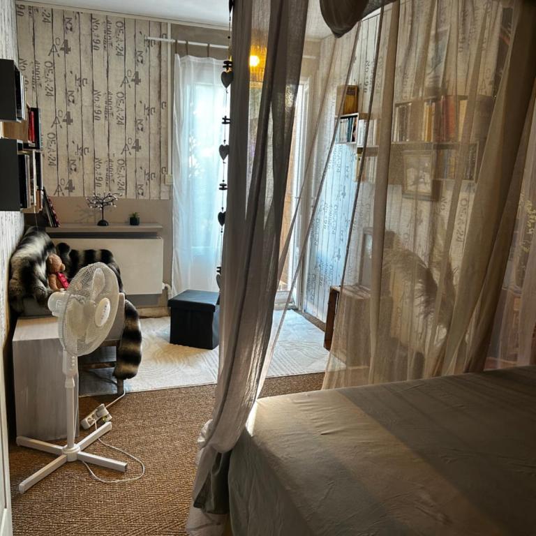 Pleasant house with garden and pool - Two-Bedroom Apartment - 14
