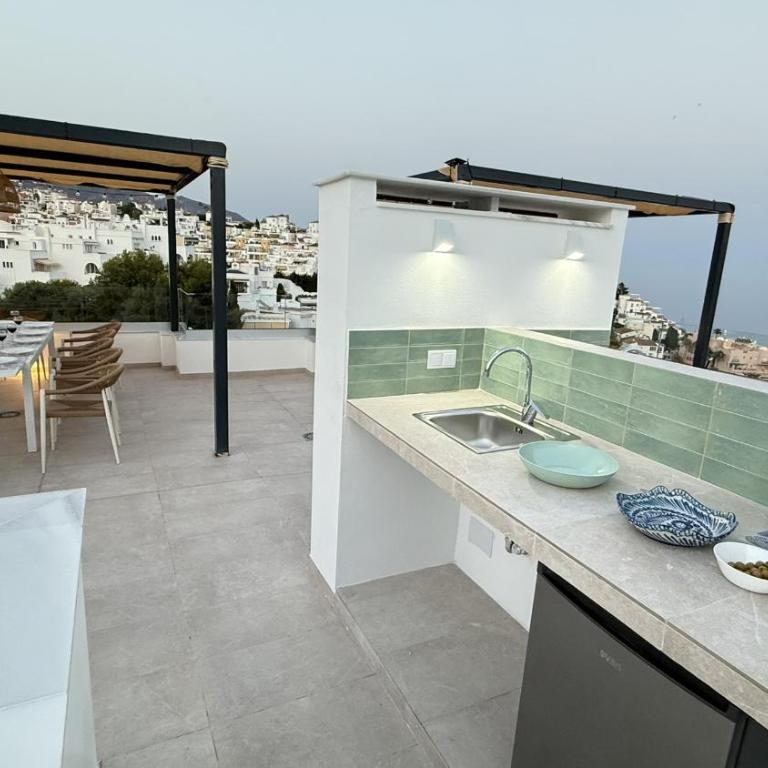 Nerja Paradise Rentals - Villa Barranco - Villa with Sea View - 9