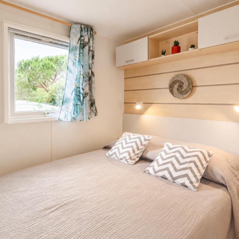 Le Photinia, mobil-home climatisé avec vue mer situé au cœur du domaine - Bungalow Deluxe - Vue sur Mer - 11