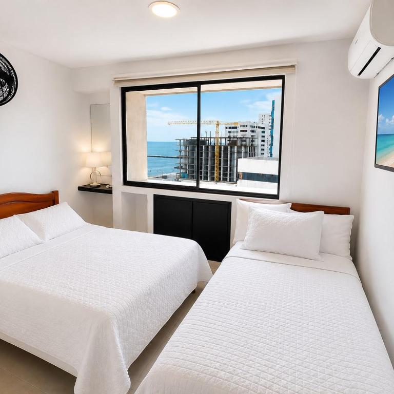 Oceanfront Duplex with Balcony El Laguito Cartagena - Three-Bedroom Apartment with Sea View - 15
