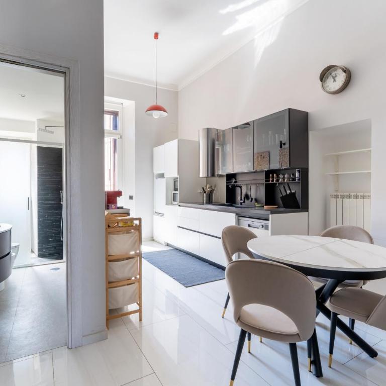 Opera Square Apartment 3BR 3BA - Appartamento con 3 Camere da Letto - 3