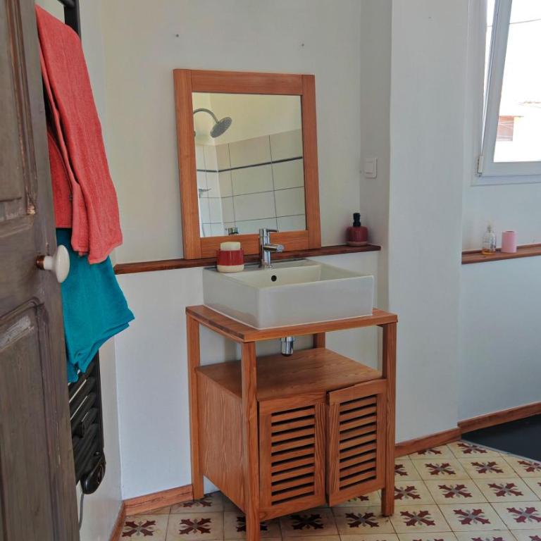 Duplex frais, terrasse ombragée, proche remparts - Apartment mit 1 Schlafzimmer und Gartenblick - 9
