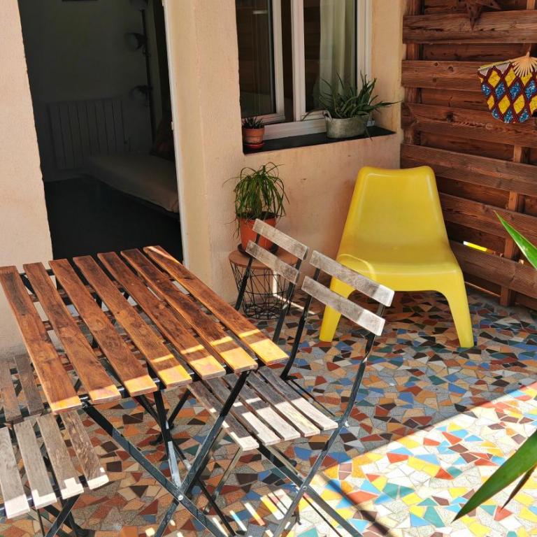 Duplex frais, terrasse ombragée, proche remparts - Apartment mit 1 Schlafzimmer und Gartenblick - 10
