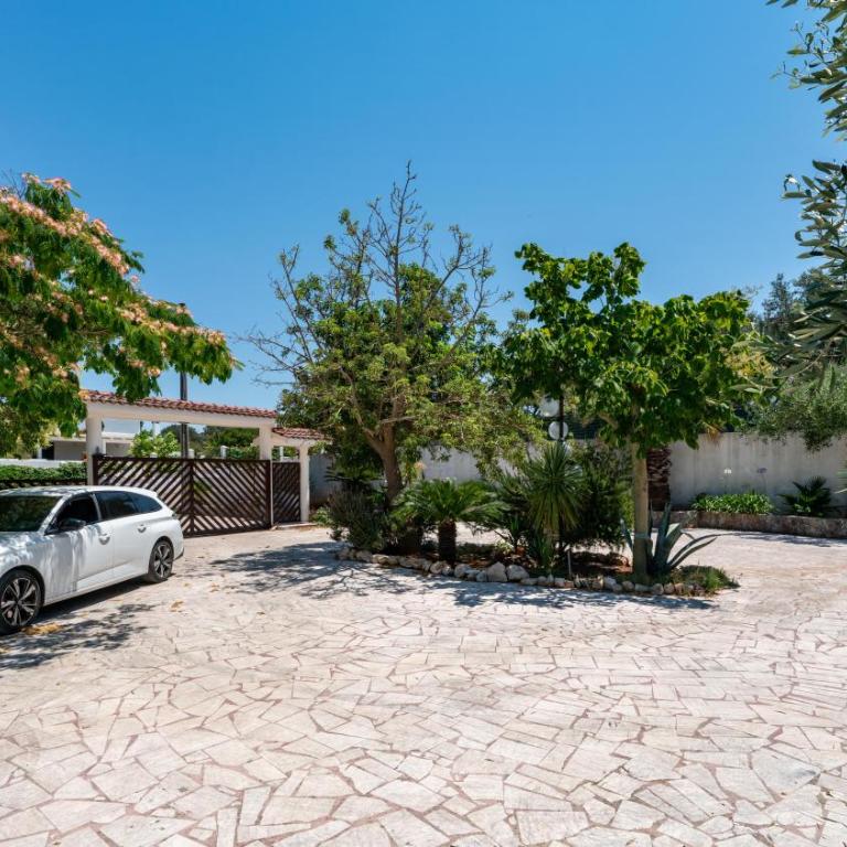 Villa Rita Ostuni with pool by Rentbeat - Villa con 3 Camere da Letto - 54