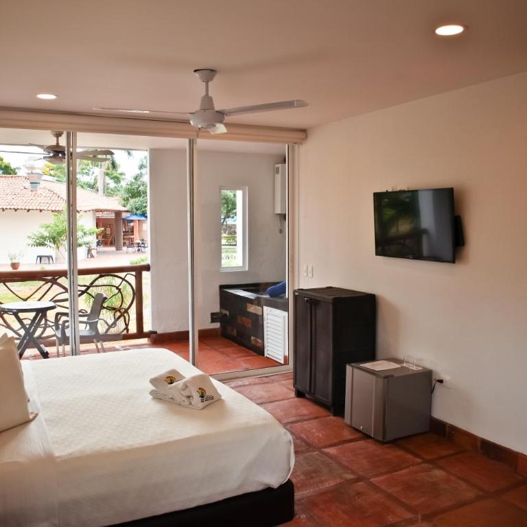 Hotel Boutique Villas de San Sebastián - Deluxe Suite with Spa Bath - 5